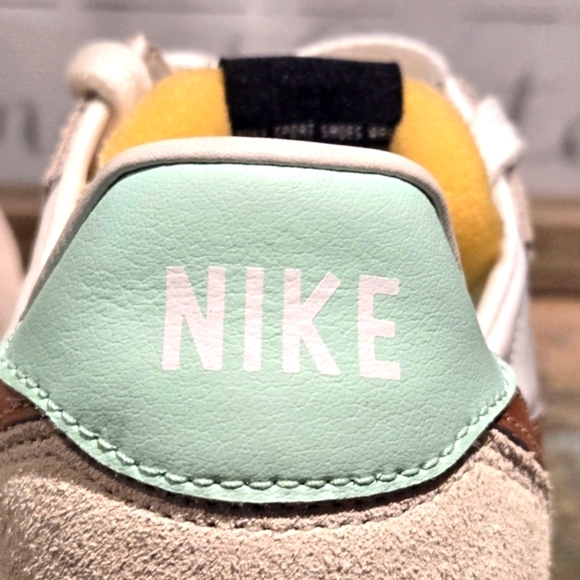 Nike Waffle Trainer 2 GS 'White Mint Copper Youth Sz 6Y #DC6477 102 - Picture 6 of 8